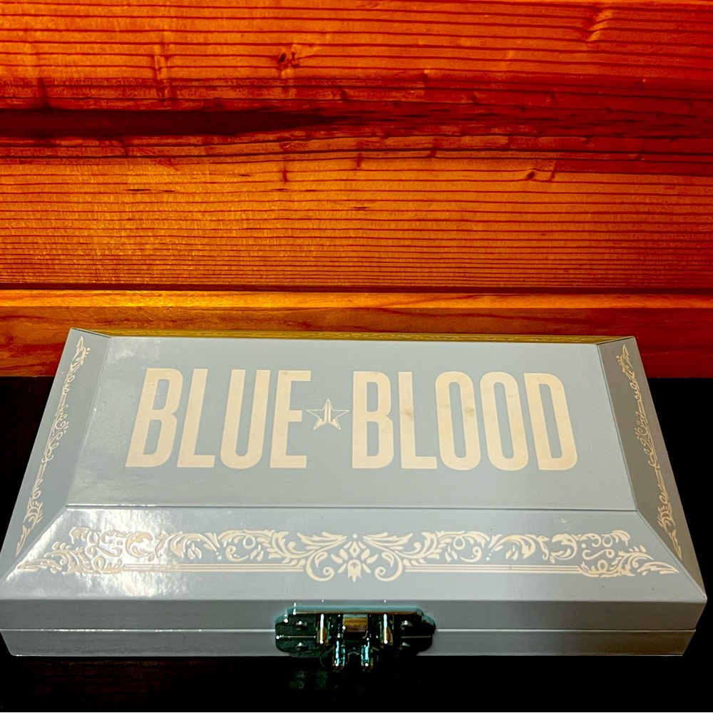 Jeffree Star Blue Blood palette